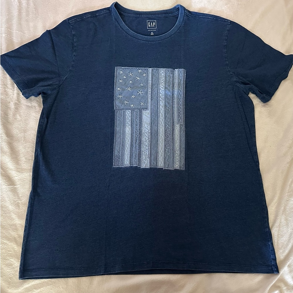 GAP Blue Short Sleeve Tee with Vintage Flag Design